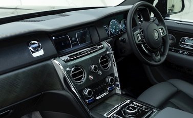 Rolls-Royce Cullinan 19