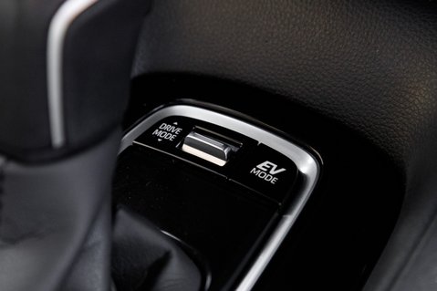 Toyota Corolla ICON TECH 35