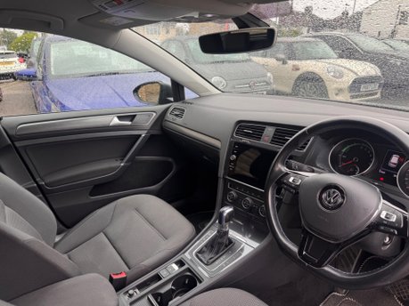 Volkswagen Golf E-GOLF 11