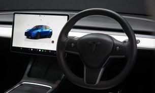 Tesla Model Y PERFORMANCE White Interior Deep Blue Metallic One Owner 20" Alloys 15