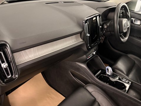 Volvo XC40 1.5h T5 Twin Engine Recharge 10.7kWh Inscription Pro Auto Euro 6 (s/s) 5dr 32