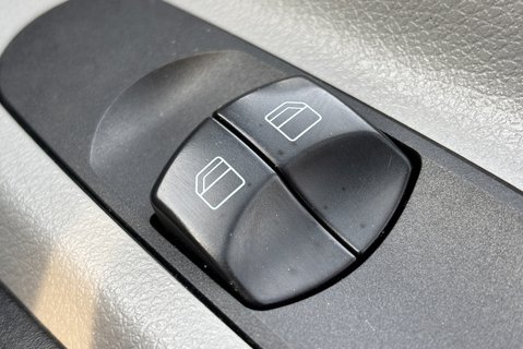 Mercedes-Benz Sprinter 319 V6 Cdi 4x4 5g-Tronic Mwb Hr Panel Van - Air Con - Direct from MOD 37