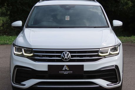Volkswagen Tiguan 2.0 TDI R-Line SUV 5dr Diesel DSG 4Motion Euro 6 (s/s) (150 ps) 2