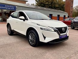 Nissan Qashqai 1.3 Qashqai Acenta Premium DiG-T MHEV CVT 5dr 4