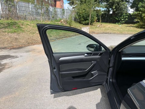 Volkswagen Passat 2.0 Passat SE Business TDI 4dr 9