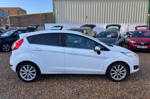 Ford Fiesta 1.0 TITANIUM LOOK! ONLY 11000 MILES! £20 ROAD TAX!  4