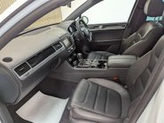 Volkswagen Touareg 3.0 Touareg V6 R-Line+ TDI BlueMotion Technology Auto 4WD 5dr 33
