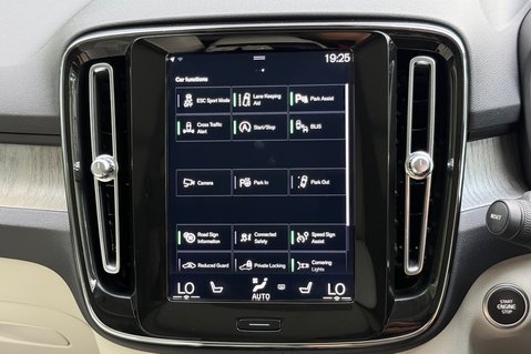 Volvo XC40 T5 INSCRIPTION AWD -XENIUM -360 CAMERA -PAN ROOF -HARMAN KARDON -WINTER PAC 47