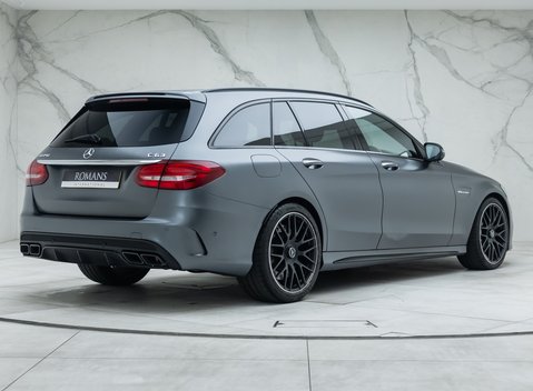 Mercedes-Benz C63 AMG PREMIUM Estate 3