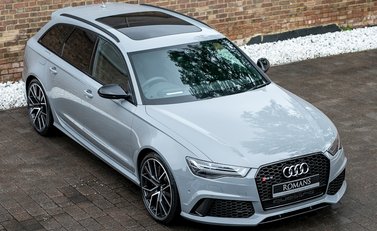 Audi RS6 Avant Performance 8