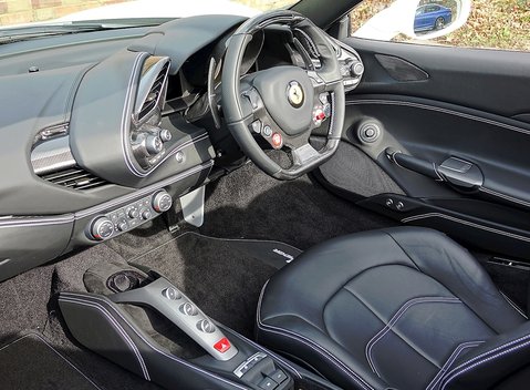 Ferrari 488 Spider 16