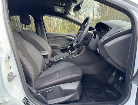 Ford Focus 1.0 Focus ST-Line 5dr 13