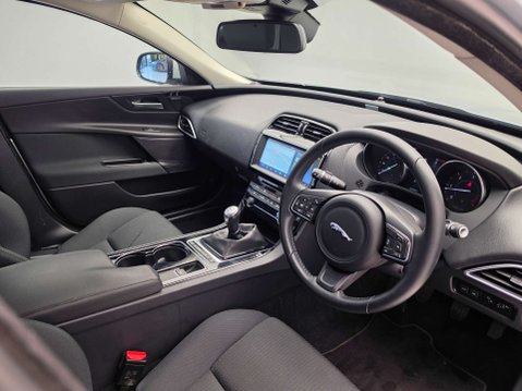 Jaguar XE 2.0 XE SE D 4dr 23