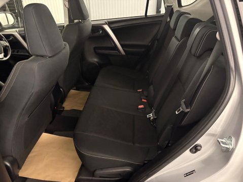 Toyota Rav4 2.0 D-4D Business Edition Euro 6 (s/s) 5dr 8