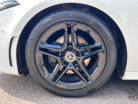 Mercedes-Benz A Class 1.3 A180 AMG Line (Premium 2) 7G-DCT Euro 6 (s/s) 5dr 52