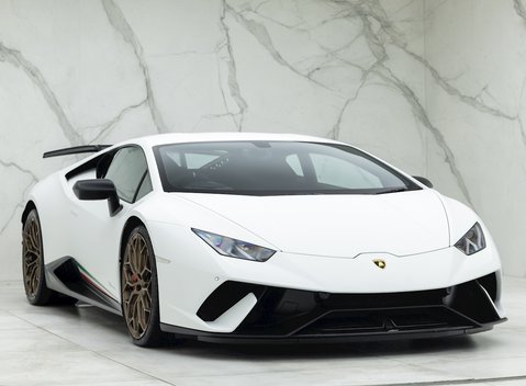 Lamborghini Huracan LP640-4 Performante 1