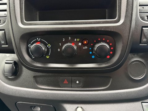 Renault Trafic 2.0 dCi ENERGY 30 Business Panel Van 5dr Diesel Manual LWB High Roof Euro 6 36