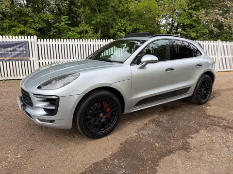 Porsche Macan GTS PDK 9