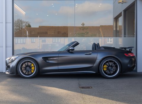 Mercedes-Benz AMG GT R Roadster 3