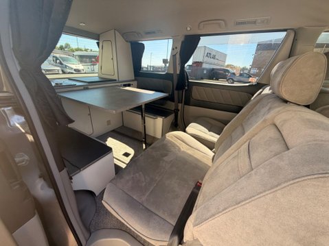 Toyota Alphard 6