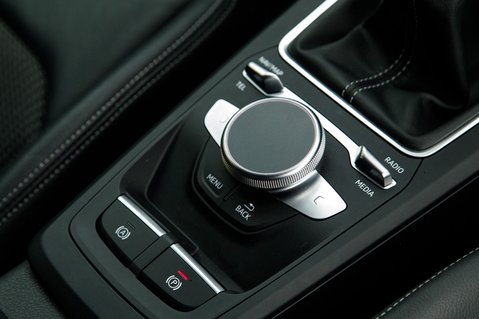 Audi Q2 TFSI BLACK EDITION 39