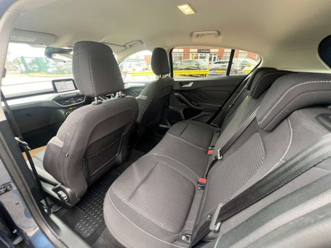 Ford Focus 1.0 Focus Zetec 5dr - NATIONAL DELIVERY* 28