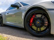 Porsche 911 Carrera 4 GTS PDK 21