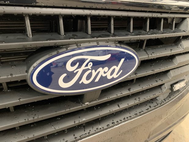 Ford Transit Custom 320LWB 9 Seat Kombi Titanium *new* 6