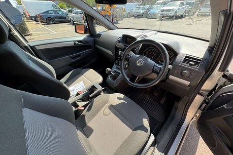 Vauxhall Zafira 1.7 CDTi ecoFLEX Exclusiv MPV 5dr Diesel Manual Euro 5 (SNav) (110 ps) 8