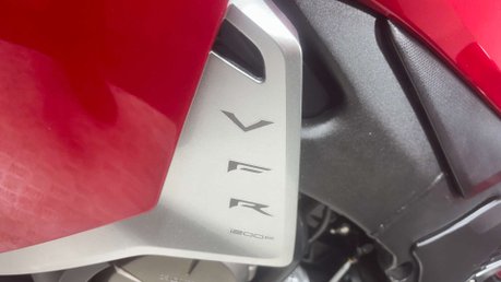 Honda VFR1200F VFR 1200 2014 ONLY 26K LUGGAGE NEW MOT WARRANTY TOURER 23