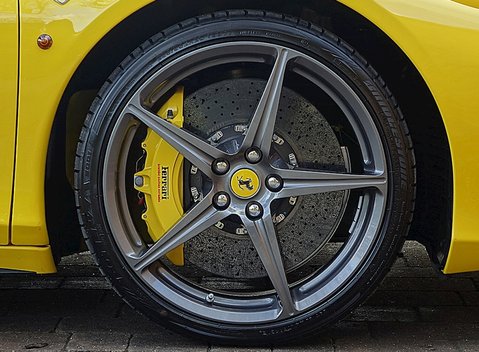 Ferrari 458 Spider 15
