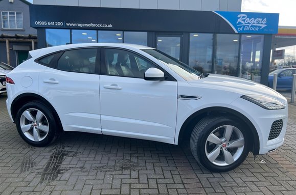 Jaguar E-Pace R-DYNAMIC SE 1