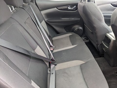 Nissan Qashqai DIG-T N-CONNECTA 17