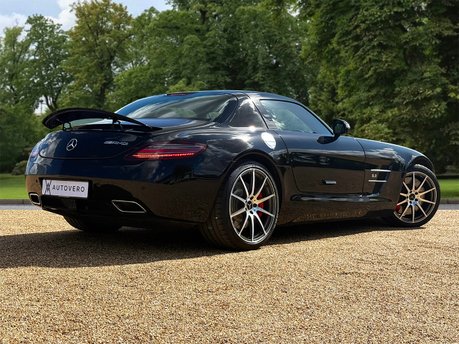Mercedes-Benz SLS AMG Coupe 5