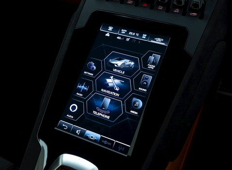 Lamborghini Huracan LP640-2 Tecnica 17