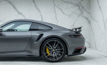 Porsche 911 Turbo S (992) 38