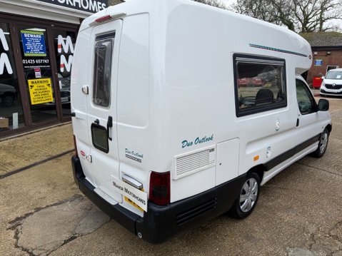 Romahome Duo OUTLOOK R20 HI MODEL 2 BERTH CAMPER VAN 26