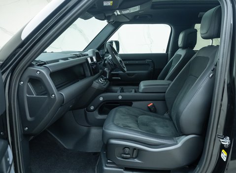 Land Rover Defender 90 V8 P525 17