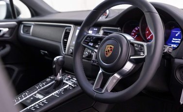 Porsche Macan GTS PDK 5