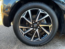 Toyota Yaris 1.5 Yaris Design HEV CVT 5dr 14