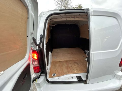 Vauxhall Combo 1.5 Turbo D 2300 Pro Panel Van 5dr Diesel Manual L1 H1 Euro 6 (s/s) (100 ps 12