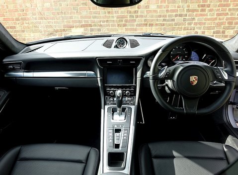 Porsche 911 (991) Carrera 11