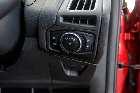 Ford Focus TITANIUM X 16