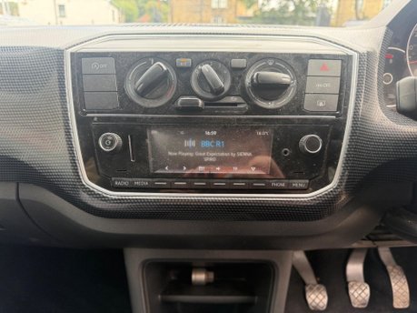 Volkswagen Up BASE 13