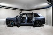 Rolls-Royce Cullinan V12. DYNAMIC PACKAGE. ACTIVE CRUISE. SHOOTING STAR HEADLINER. HUD 9
