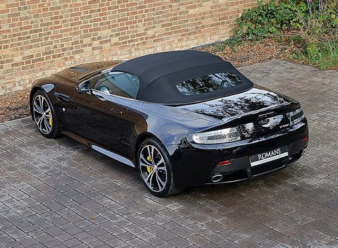Aston Martin V12 Vantage Roadster 5