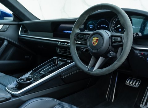Porsche 911 Carrera 4S (992) 10