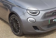 Fiat 500e La Prima 7