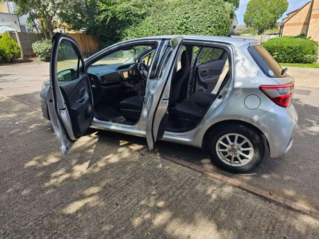 Toyota Yaris 1.5 VVT-h Icon Tech E-CVT Euro 6 (s/s) 5dr 49