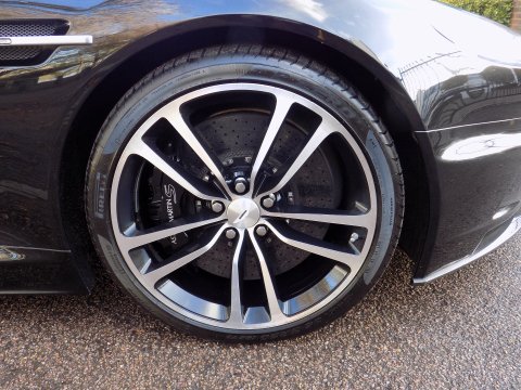 Aston Martin DBS 6.0 V12 Carbon Black Edition T-TronicII Euro 5 39
